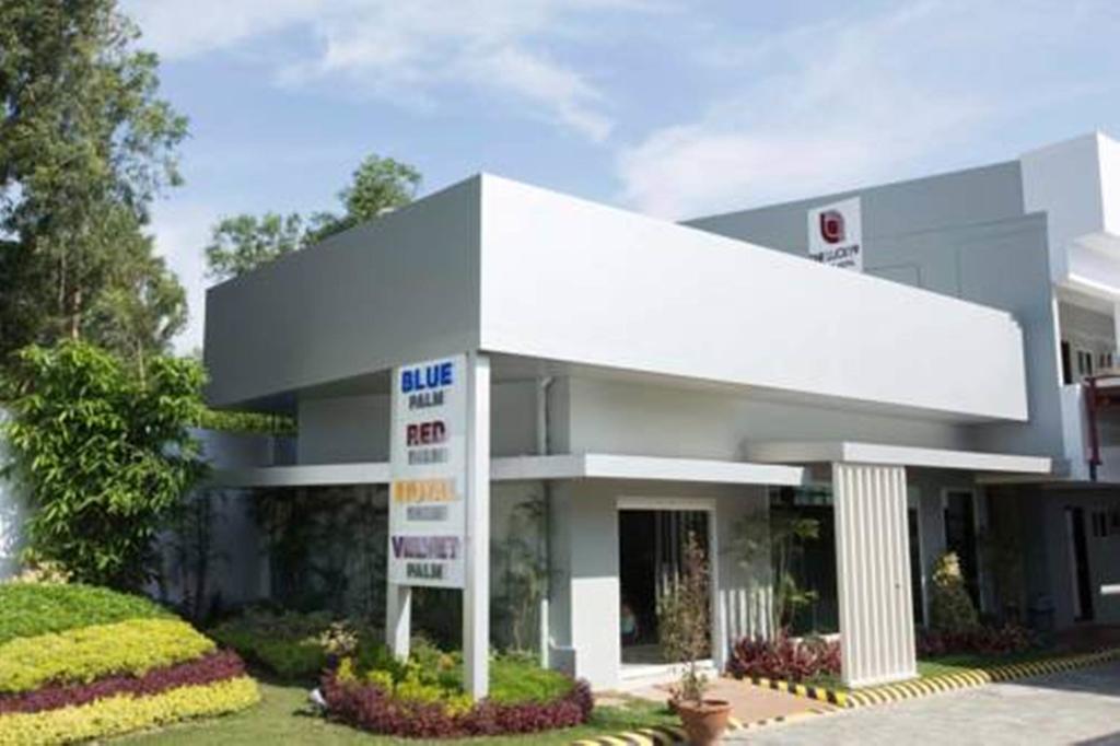 The Lucky 9 Budget Hotel Tagum Экстерьер фото